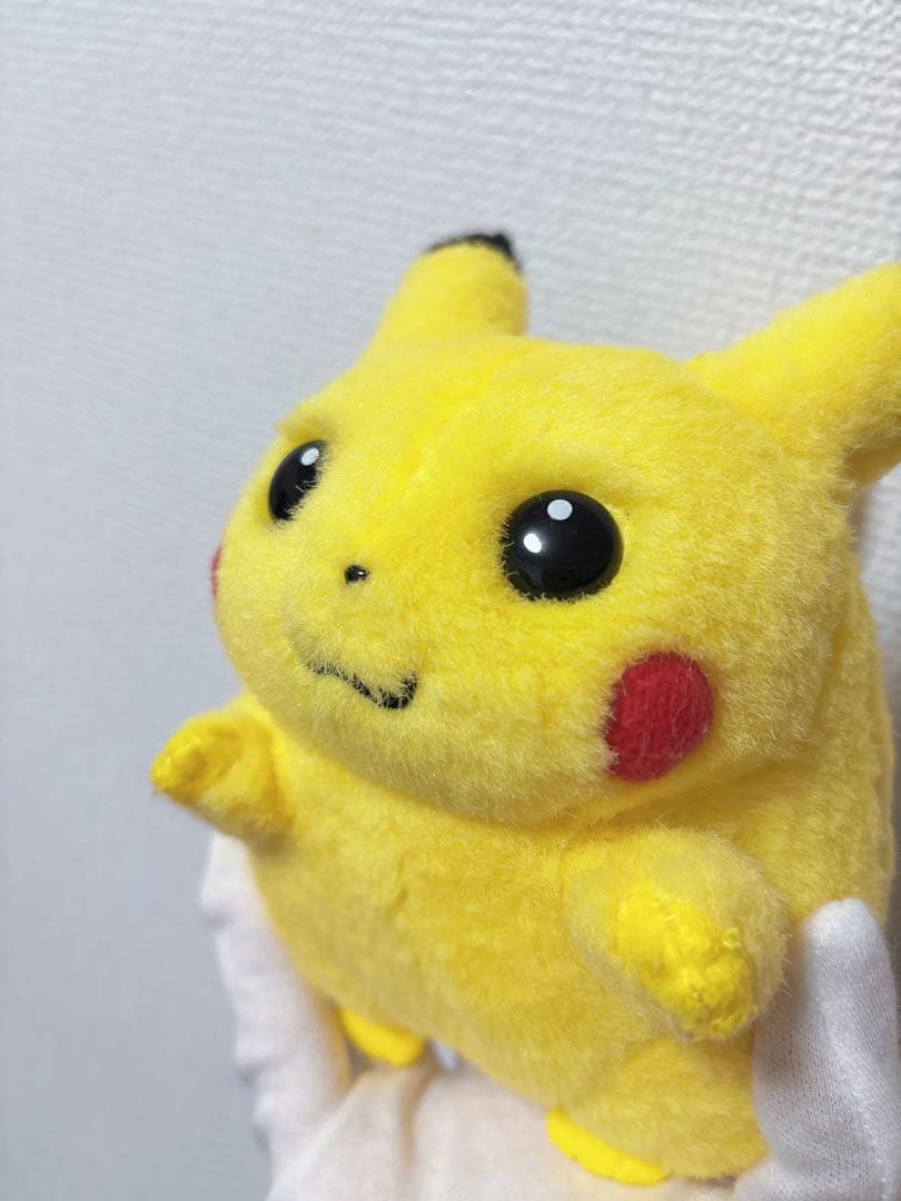 ゆ*ん様 初期 ピカチュウ ぬいぐるみ TOMY