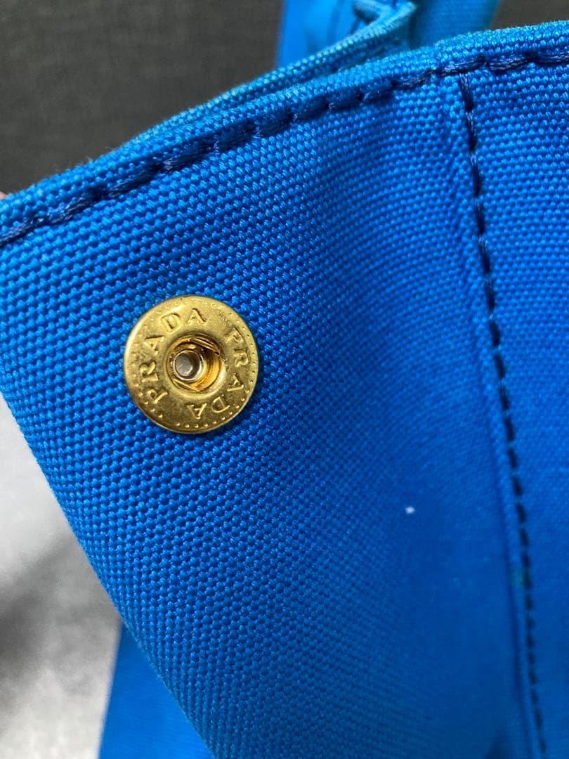 PRADA 青 カナパ ハンドバッグ