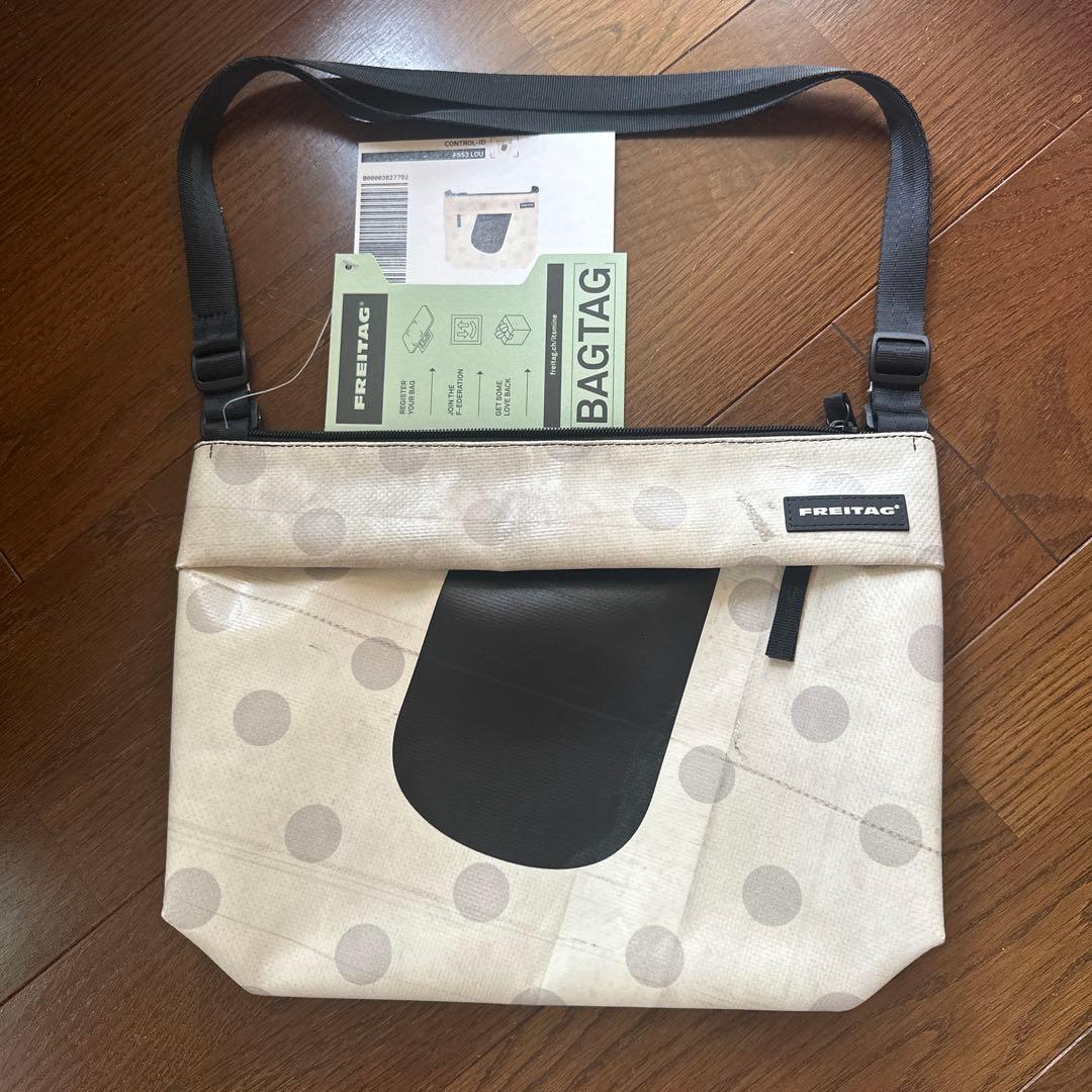 FREITAG F553 LOU ショルダーバッグ　サコッシュ 新品　ドット