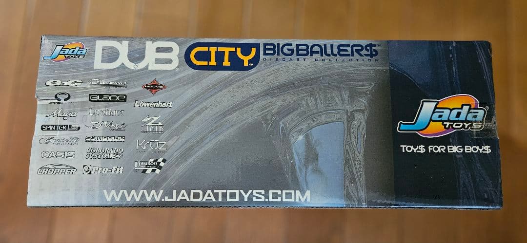 ミニカー DUB CITY Lincoln Navigator 1:18