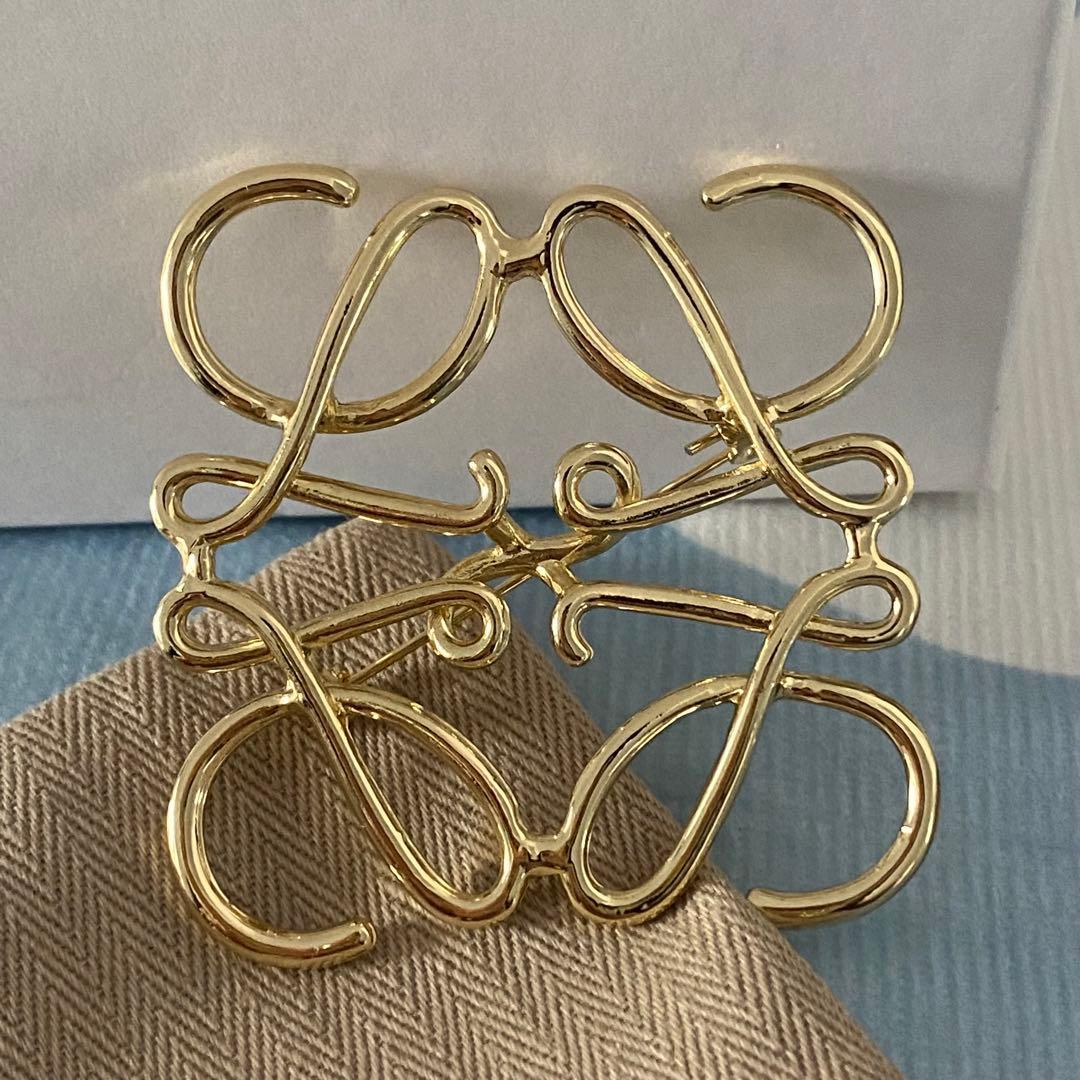 LOEWE ゴールド ブローチ 専用箱ポーチ付き ロエベ アナグラムゴールド