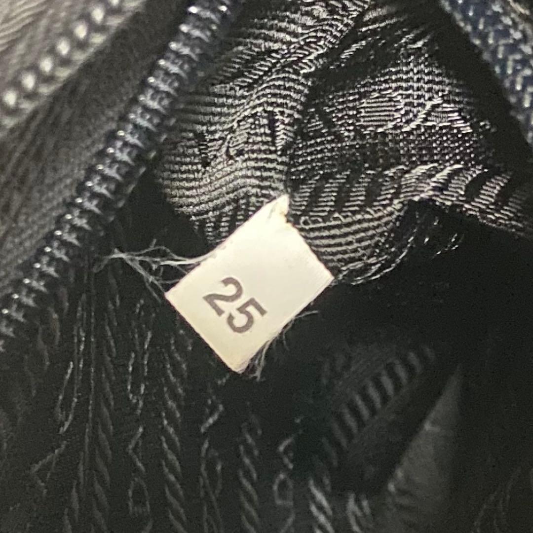 PRADA プラダ メッセンジャーバッグ ショルダーバッグ 三角ロゴ 黒