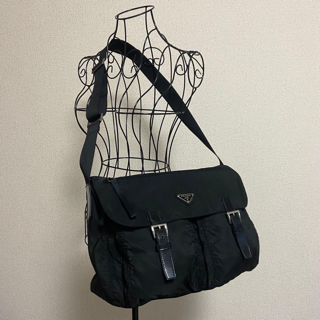 PRADA プラダ メッセンジャーバッグ ショルダーバッグ 三角ロゴ 黒