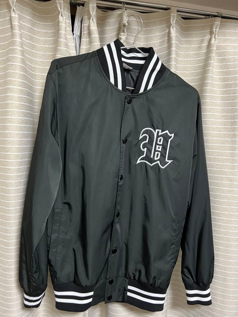 極美品】UVERworld 公式グッズ スタジャン ブラック