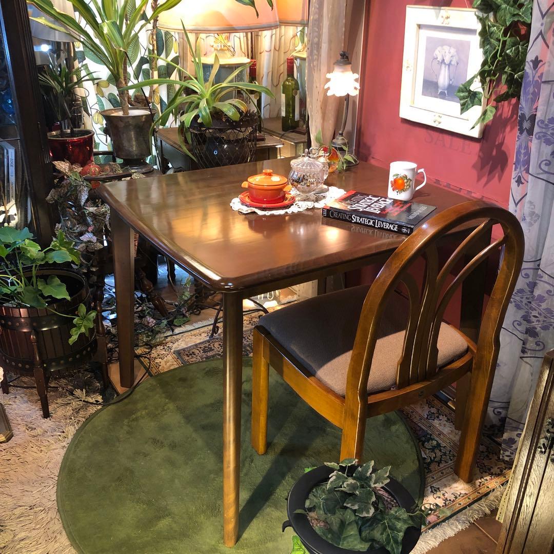 美品　ダークアルダー　ソリッド　テーパードレッグ　ダイニングテーブル