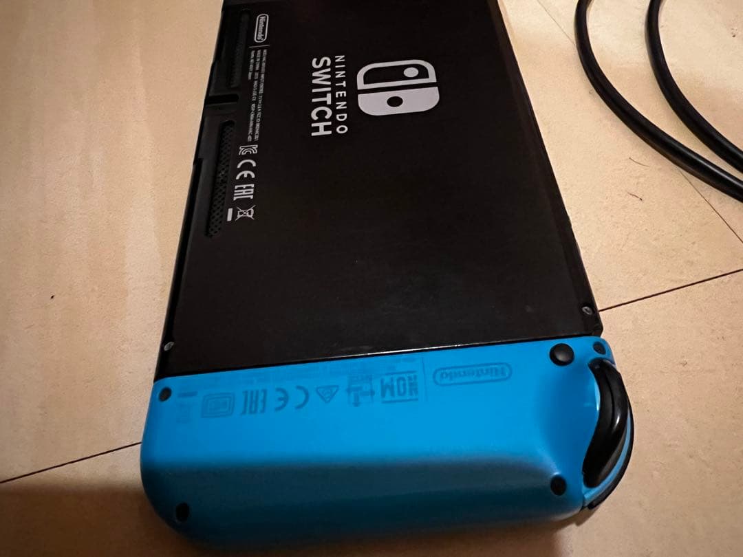 Nintendo Switch 本体 赤/青 Joy-Con 付属品付き