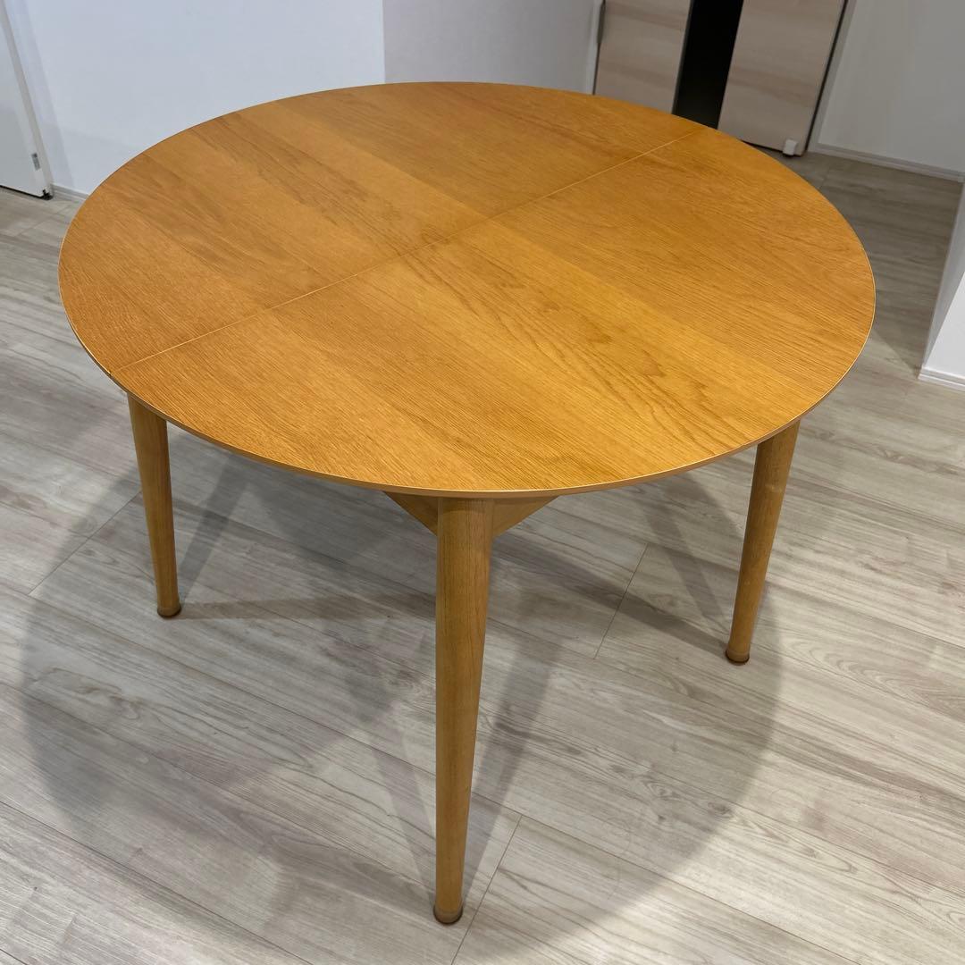 伸縮式円形ダイニングテーブル　90-120cm