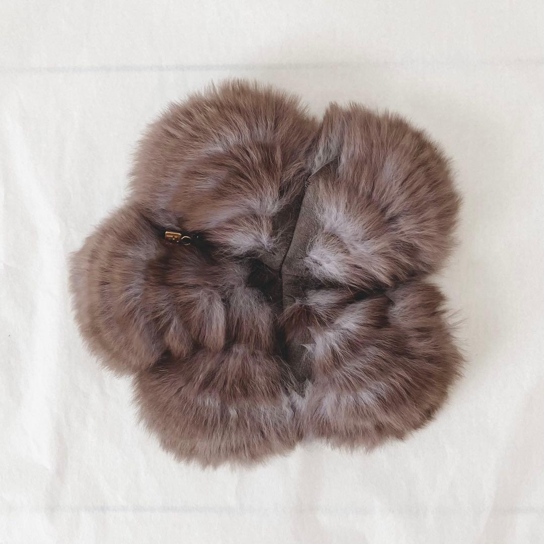 FENDY フェンディ ファーコサージュ ブローチ フラワー 花 ブラウン系