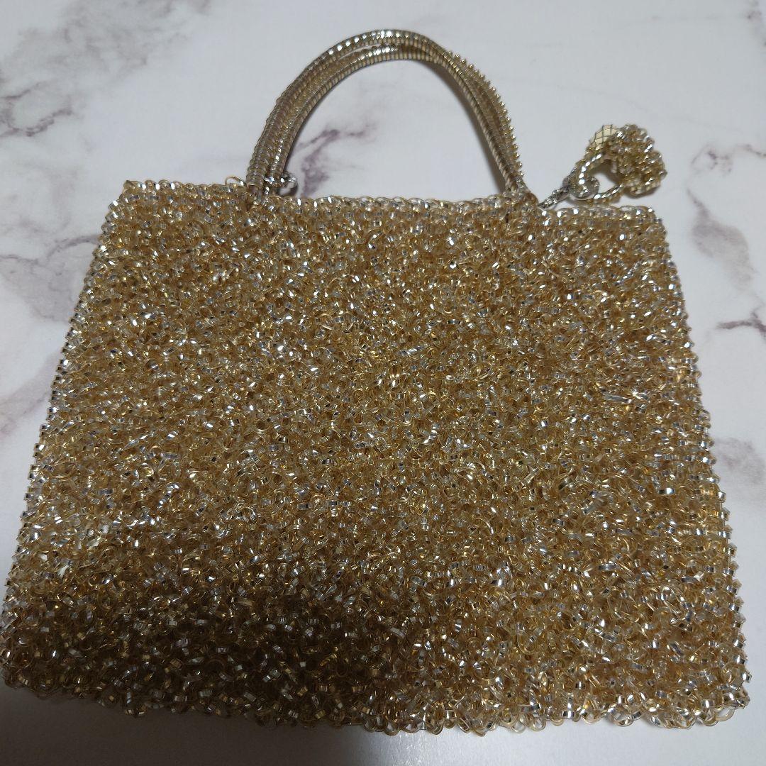 m*i様 ANTEPRIMA　ゴールド スクエア　 パーティーバッグ　キーホルダ