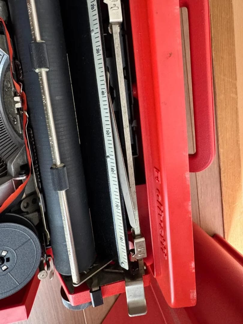 オリベッティ バレンタイン valentine タイプライター 赤