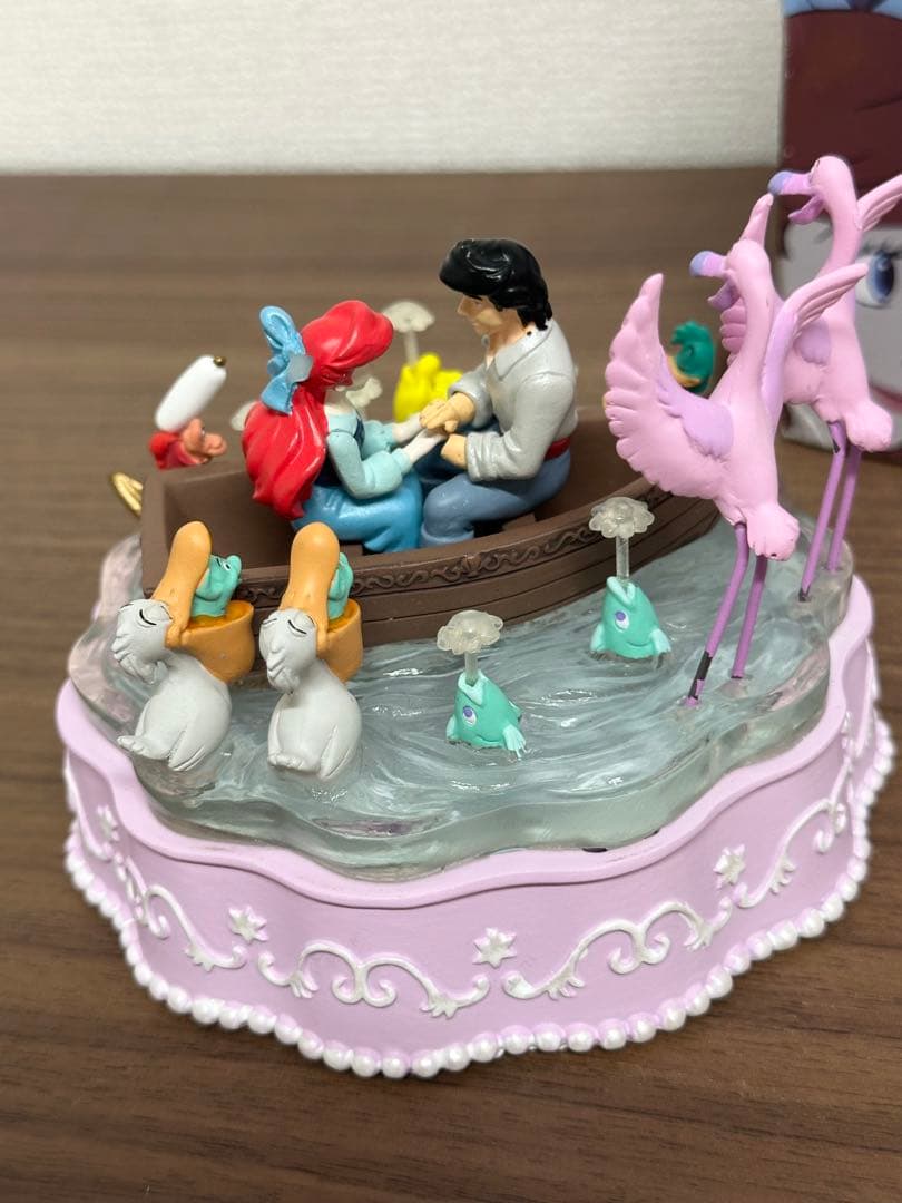 リトルマーメイド アリエル & エリック キスザガール LED フィギュア