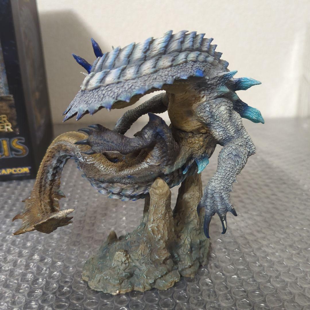 【希少】白海竜 ラギアクルス 亜種　クリエイターズモデル モンハン フィギュア