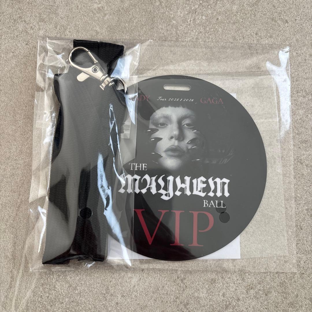 Lady Gaga THE MAYHEM BALL VIPグッズセット - メルカリ