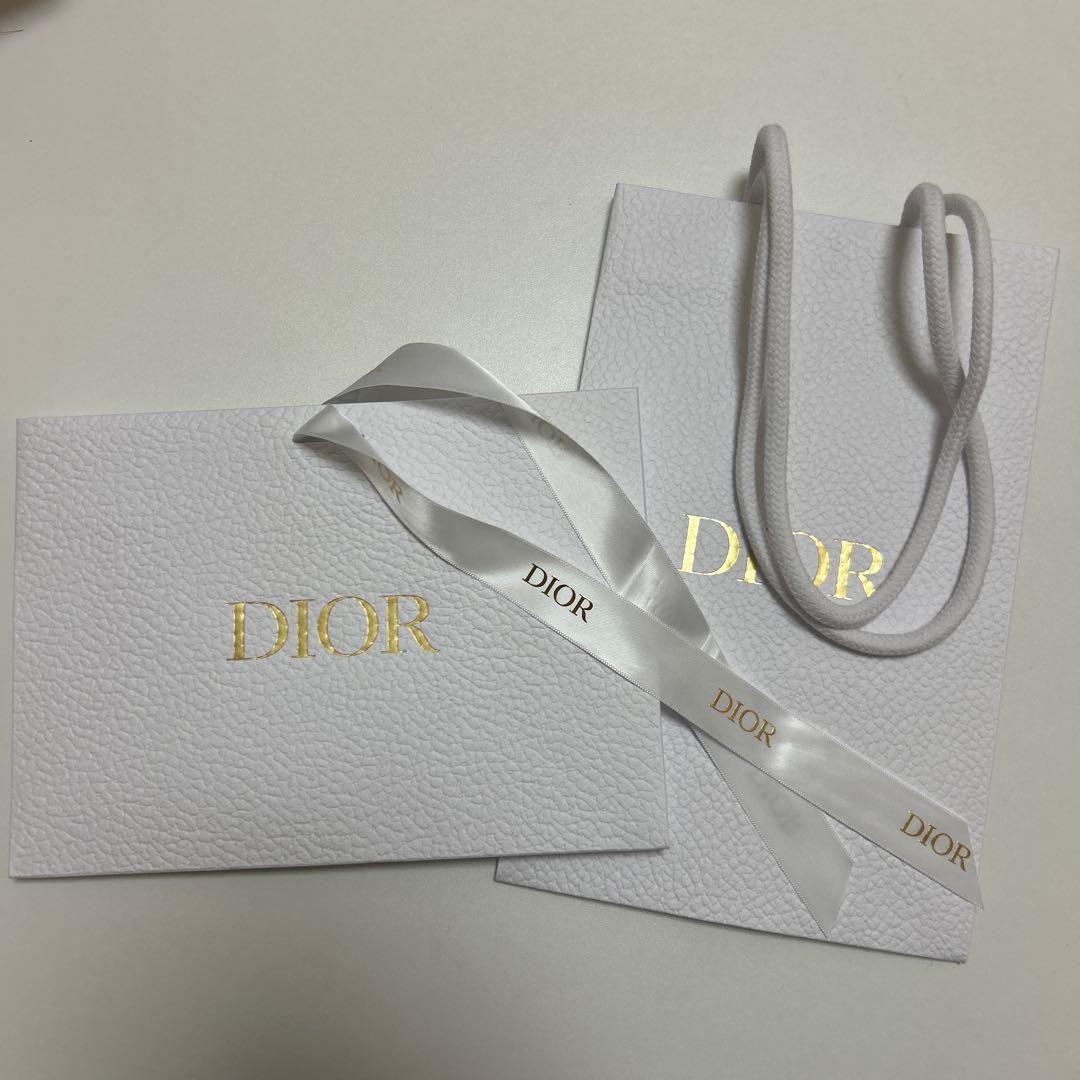 Dior ホワイトショップ袋とリボン - メルカリ