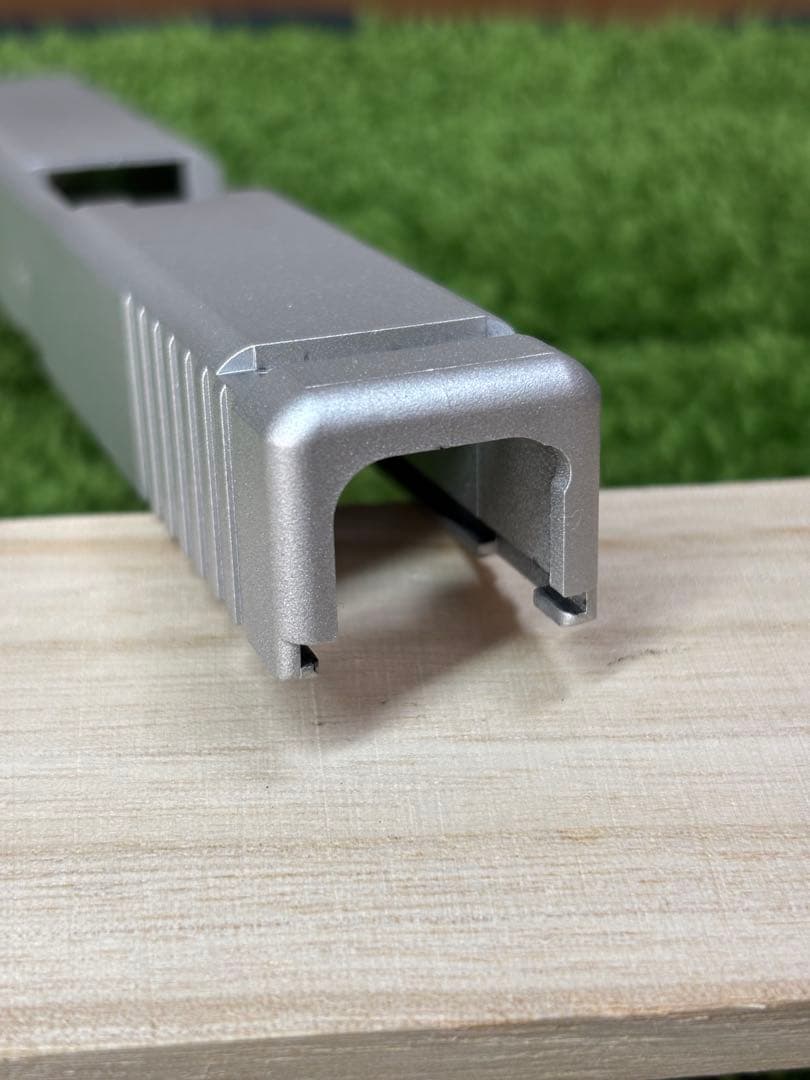 サイドアームズ　東京マルイ Glock17 Gen3 セラコートシルバースライド