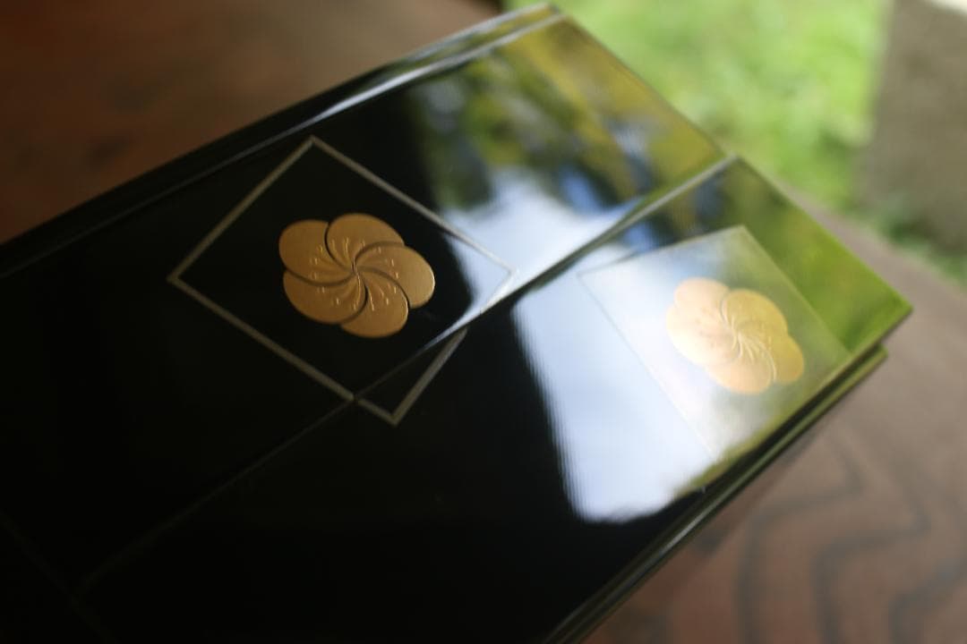 極美品 未使用 輪島塗 布着本堅地 二段重 黒漆 極上菊詰 沈金 蒔絵