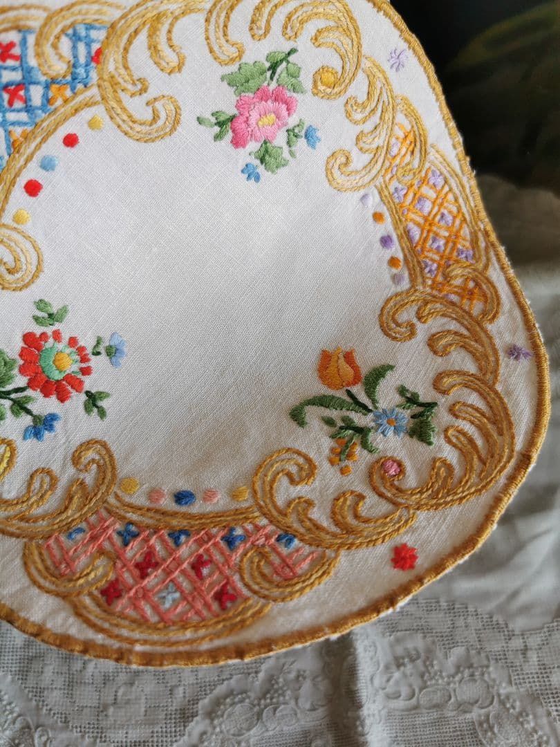 アンティークフランス マルチカラー手刺繍 チューリップ＆ローズ