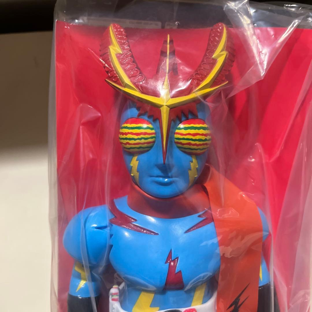 メディコムトイ製 東映レトロソフビコレクション イナズマン ソフビ