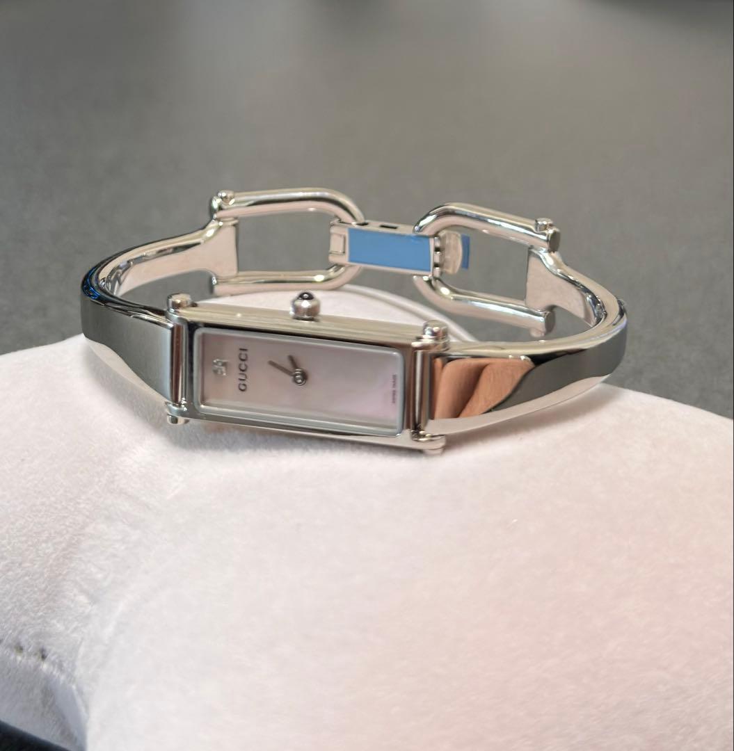GUCCI グッチ 時計 1500L シルバー バングル 1Pダイヤ螺鈿文字盤