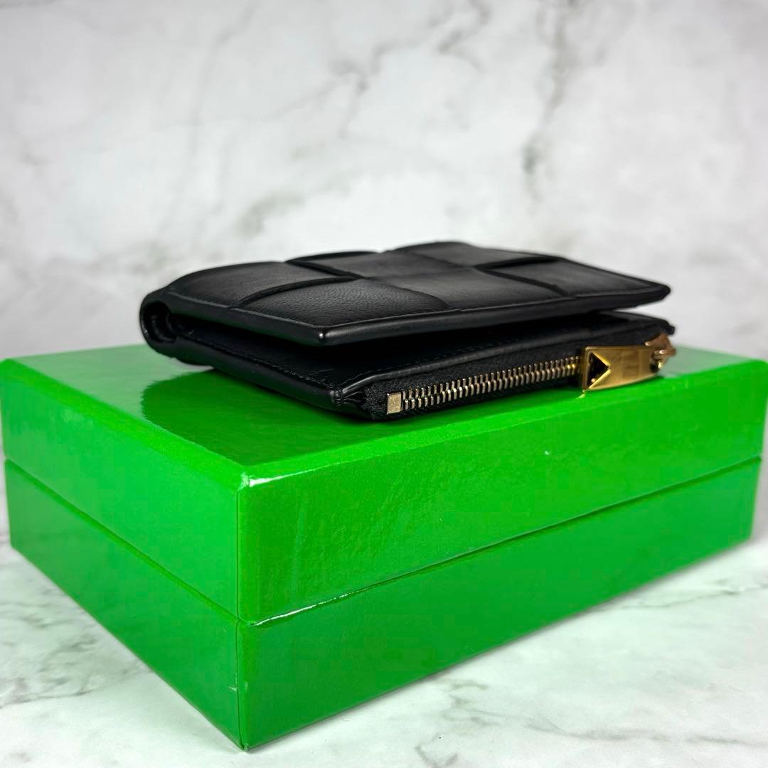 BOTTEGA VENETA ボッテガヴェネタ 二つ折り財布 カセット　ブラック