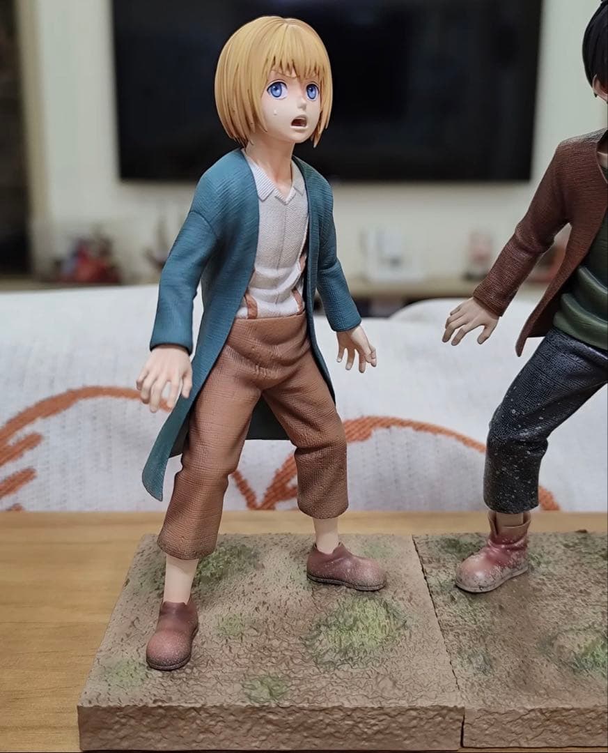 進撃の巨人 エレン+ミカサ+アルミン ガレージキット ガレキ スタチュー