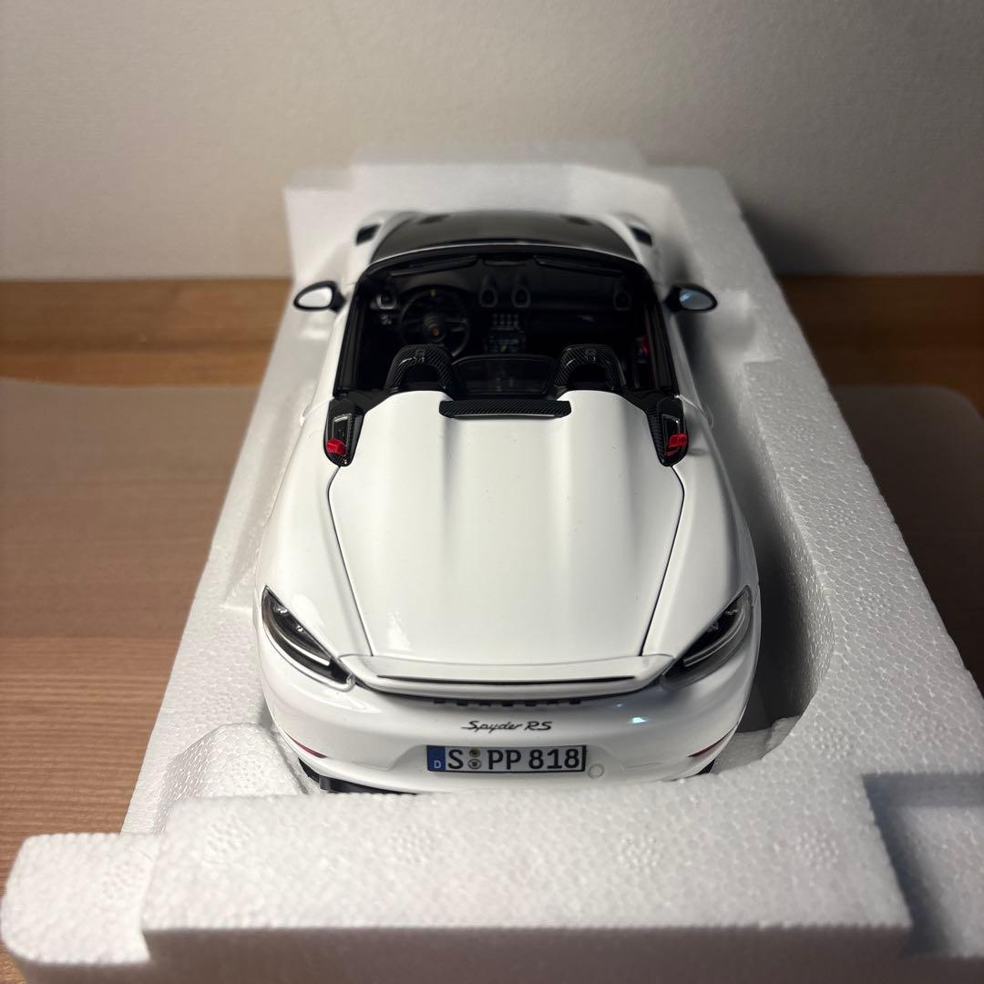 ノレブ ポルシェ　718 スパイダー RS 1/18 ミニカー ホワイト
