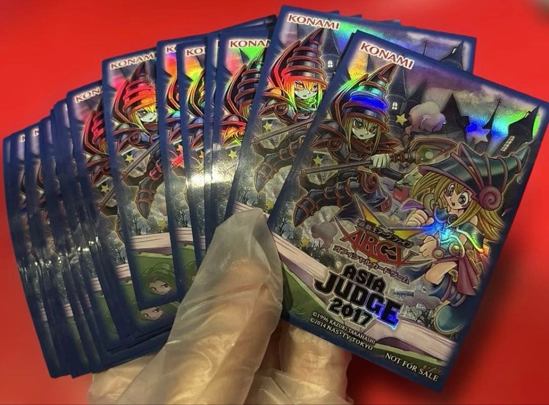 遊戯王　ASIA JUDGE 2017 トゥーン スリーブ　30枚