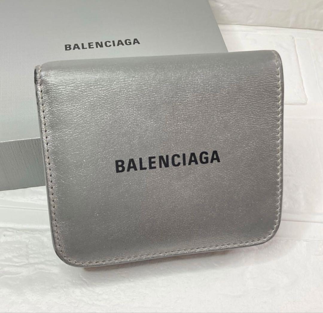 人気色】バレンシアガ エブリデイ レザー 二つ折り 財布 シルバー系 箱