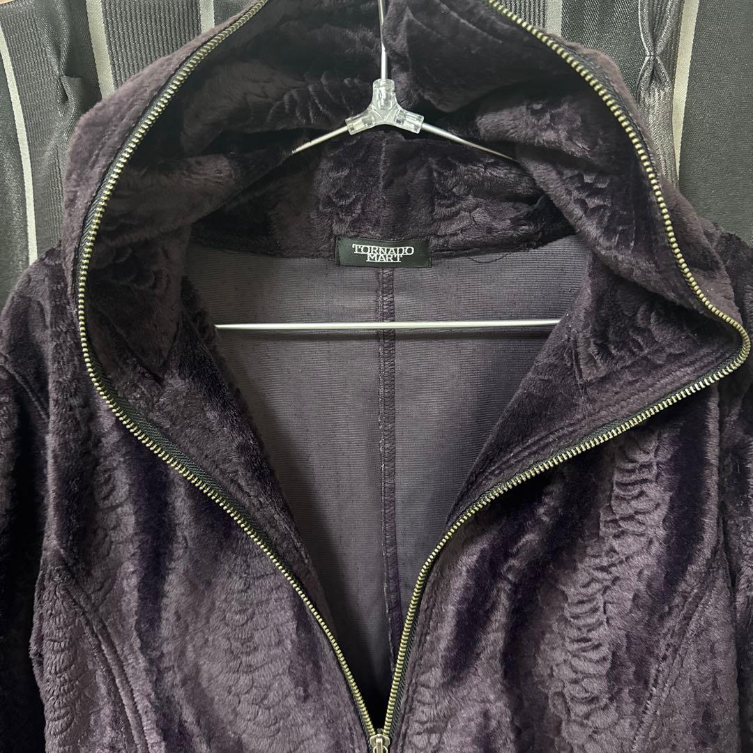 トルネードマート　デフォルメパイソンエンボスパーカー