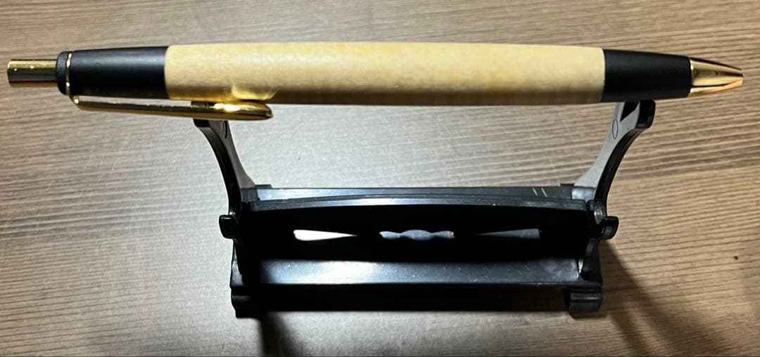 ボナンペン 栃 縮杢 アルミ金具