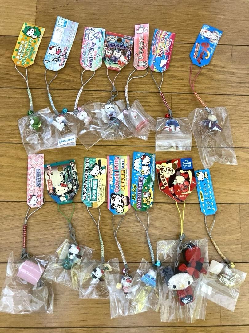 い*つ様 ハローキティ　ご当地限定　149個　根付け　ファスナーマスコット　スト