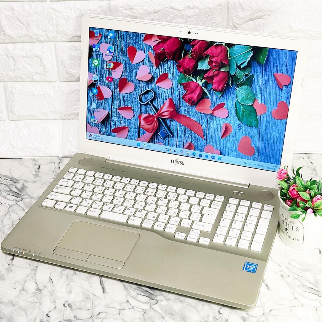 美品ゴールド✨Windows11✨爆速SSD薄型ノートパソコン✨カメラ