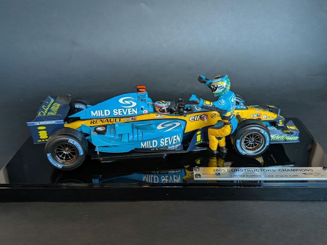 ホットウィール 1/18 ルノー R25 アロンソ 2005 チャンピオン