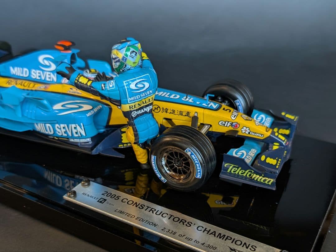 ホットウィール 1/18 ルノー R25 アロンソ 2005 チャンピオン