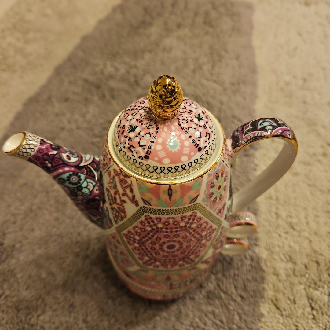 値下げ❗T2 ティーツー ティーポット、カップ2個 T2 ティーポットと