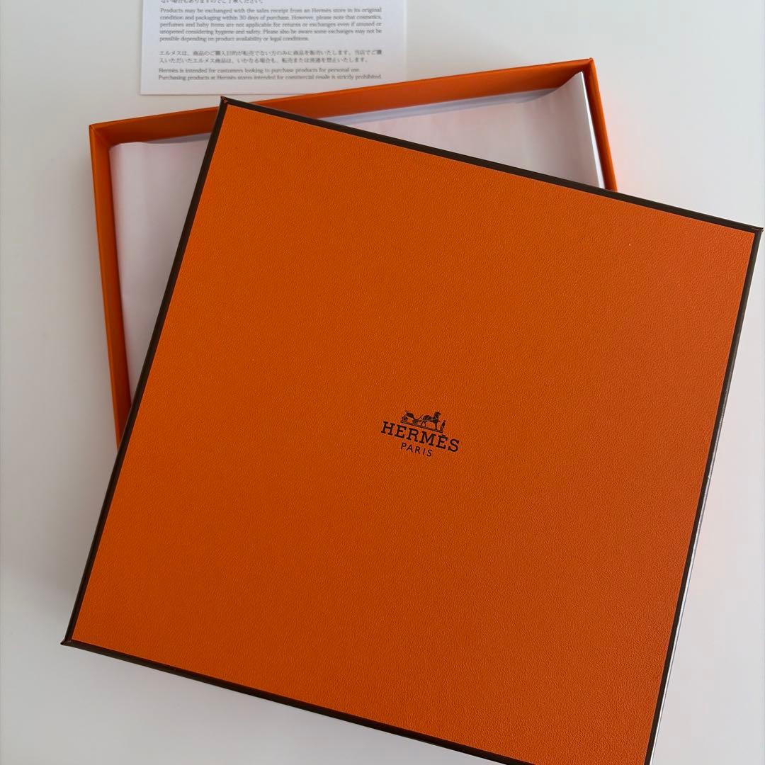 美品】エルメス カレ70 スカーフ 空箱 - メルカリ