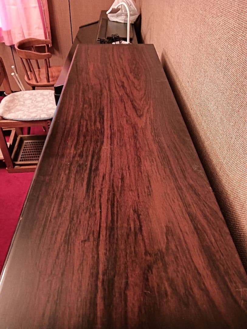 ダークブラウン 赤っぽいウッド ガラス扉キャビネット 昭和 レトロ