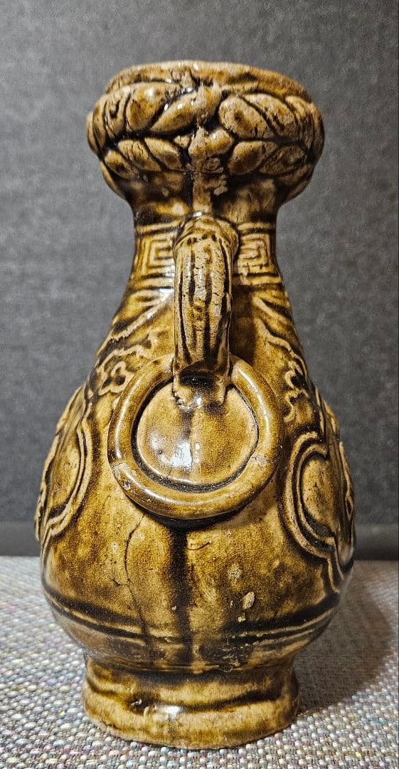 某美術館収蔵品　中国古陶磁器　五代時代　褐釉　双耳不遊環　浮彫　人物図　瓶　壺