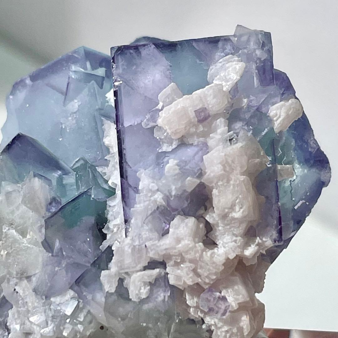 391 中国 ヤオガンシャン産 ポーセリンフローライト - メルカリ