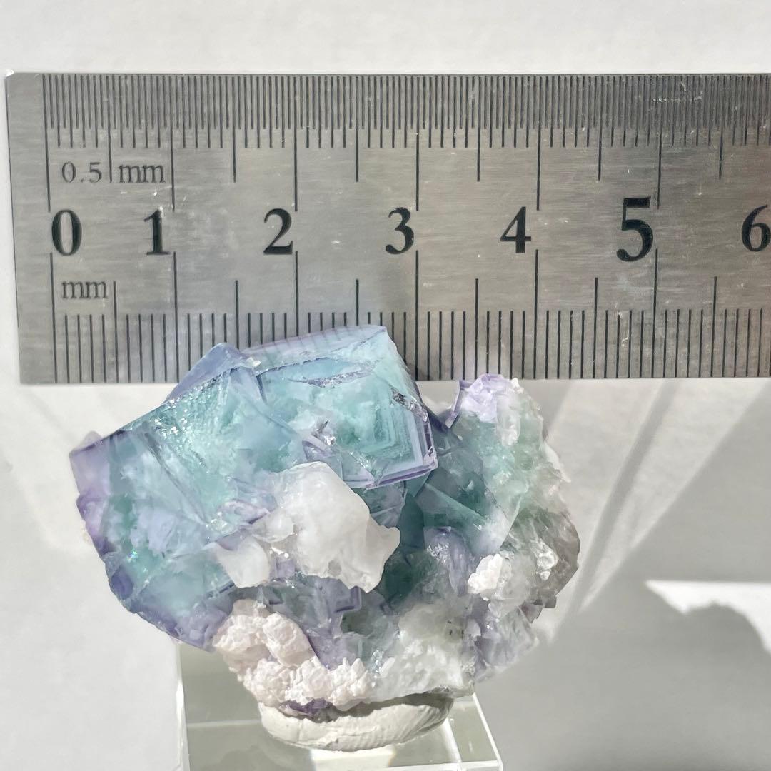 391 中国 ヤオガンシャン産 ポーセリンフローライト - メルカリ