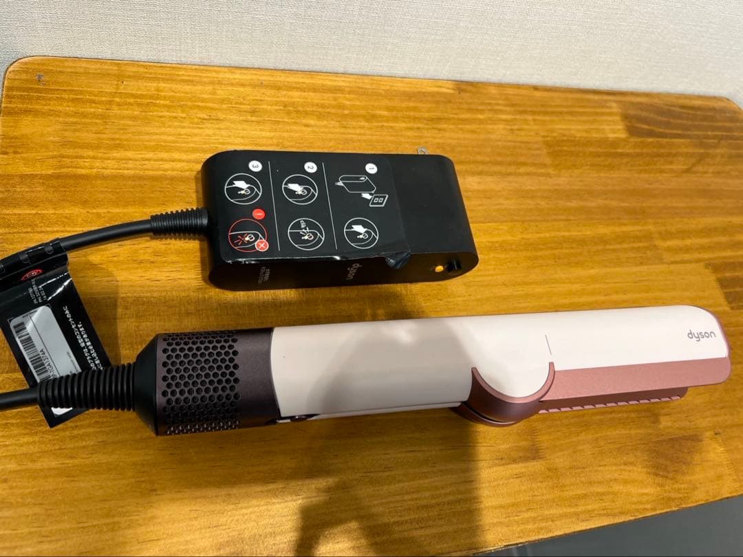 ダイソン　ドライヤー　ストレイトナー エアストレート　セラミックピンク