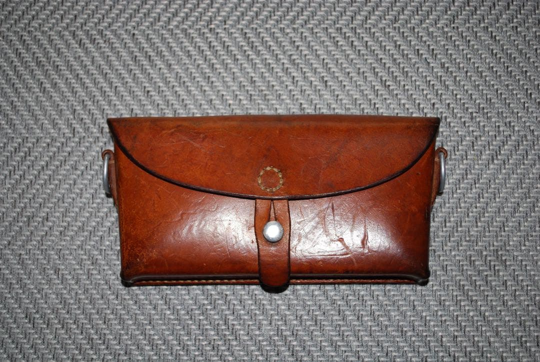 スイス軍 レザーアモポーチ マガジンポーチ 革製弾薬入れ - メルカリ