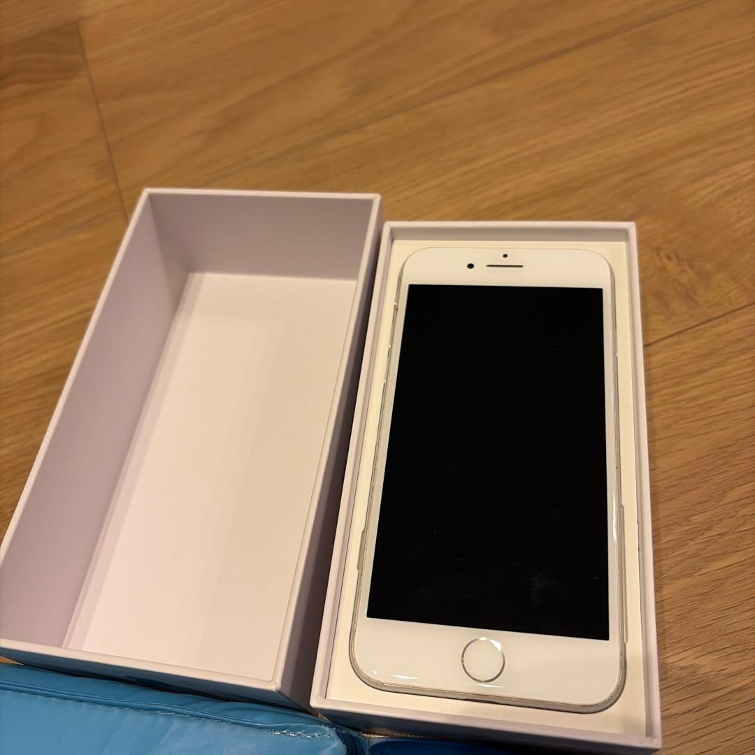 箱無し Apple iPhone 8 ホワイト 本体 64gb