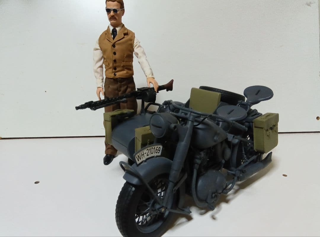 ドイツ軍　オートバイ模型