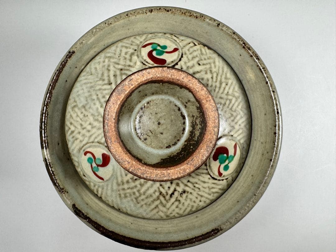 人間国宝 島岡達三 作 象嵌赤絵草花文夫婦飯碗 共箱 象嵌 赤絵 夫婦