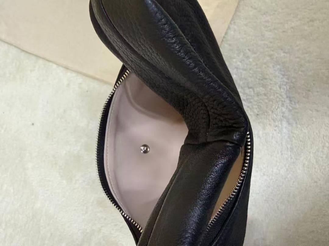 Aeta ブラックレザー ミニハンドバッグ サイズM