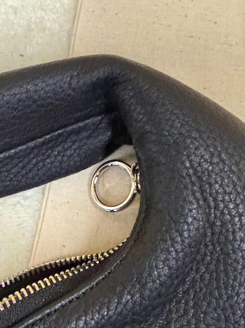 Aeta ブラックレザー ミニハンドバッグ サイズM