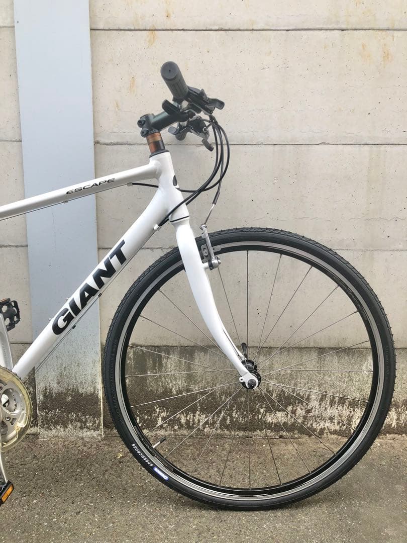 【超美品】GIANT ESCAPE R3 24速　クロスバイク　CT465mm