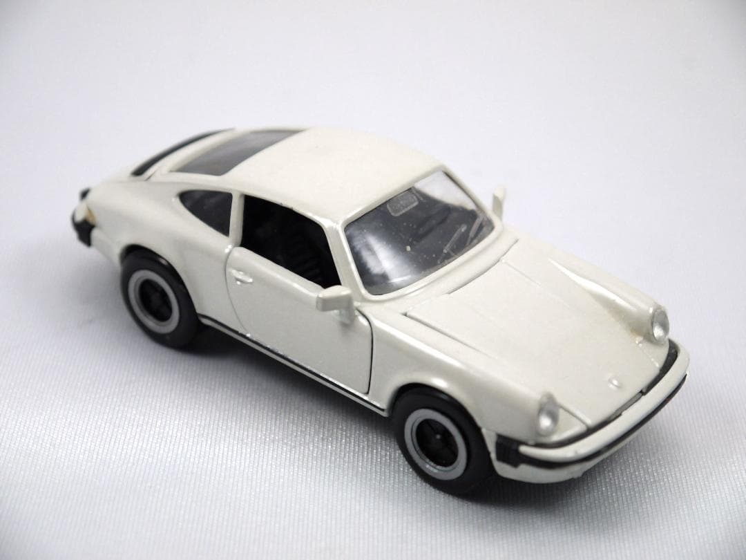 1/43 NZG Modelle #261 ポルシェ カレラ3.2