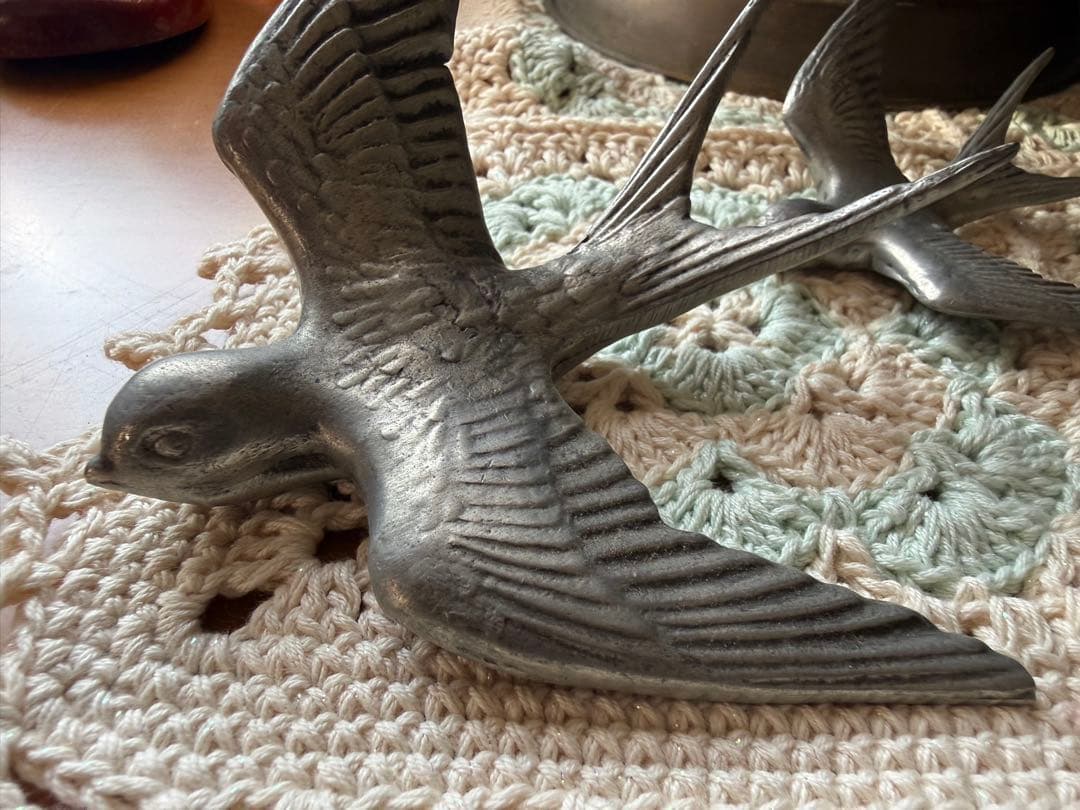 レア フランスアンティーク 蚤の市 ツバメの親子3点セット 錫